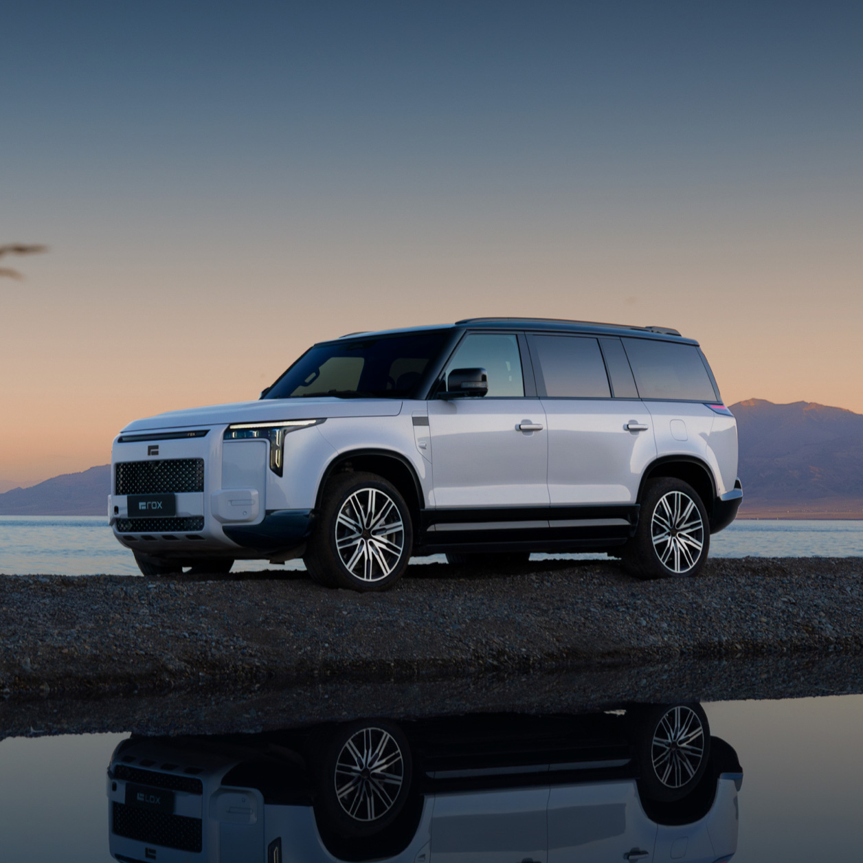 SUV Médio-Grande de Luxo